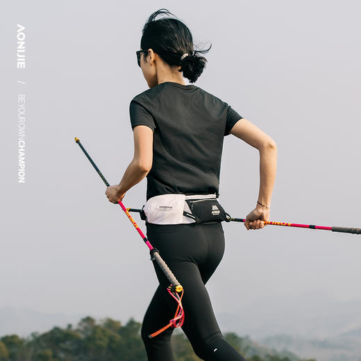奥尼捷新款轻量化腰包越野腰包户外运动跑步登山徒步运动水壶腰包自带一个软水壶W8138 商品图1