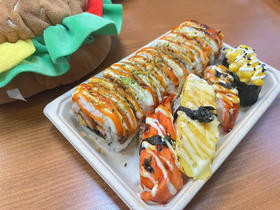 脆肠卷组合套餐寿司(25.9元/盒10枚)   11号到货