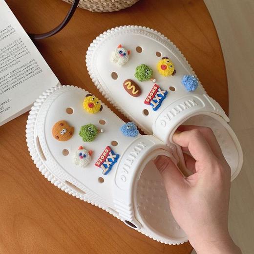 【时尚百搭❗️多巴胺可爱洞洞鞋】柔软亲肤，轻松不累脚❗️包头拖女夏季厚底外穿网红增高显瘦沙滩ins 商品图7