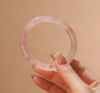 金丝玉桃花酿美人镯 ｜桃花灼灼斗春芳，一见如镯满目光【3-7天左右发货】 商品缩略图7