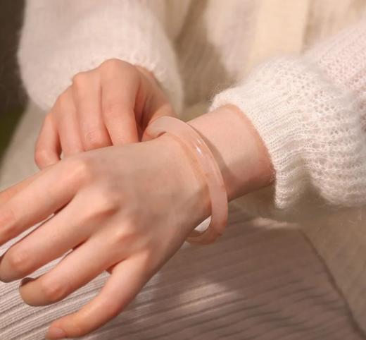 金丝玉桃花酿美人镯 ｜桃花灼灼斗春芳，一见如镯满目光【3-7天左右发货】 商品图13