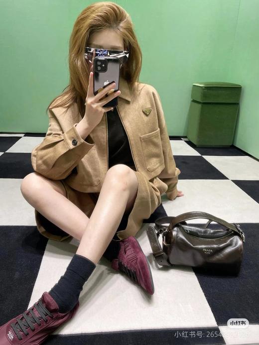 普拉达25秀款旧油蜡皮饭盒包（MM） 商品图1