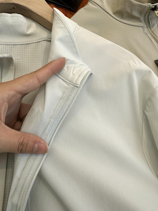 户外高端线❗️迪S特同厂【PAMPA&POP男士轻量速干半拉链外套】多功能型！可外穿可做内搭，轻便不压身 ☑️手感软糯细腻，吸湿排汗 商品图11