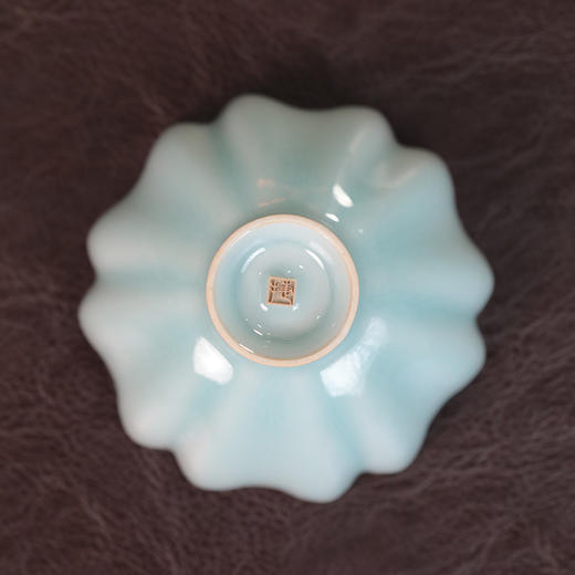 【龙泉青瓷】范妙捷小葵口杯 商品图2