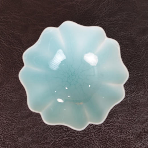 【龙泉青瓷】范妙捷小葵口杯 商品图1