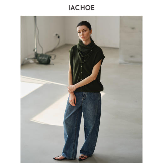 棉仓3621599004-IACHOE自带围巾马甲 商品图3