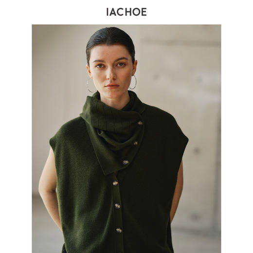 棉仓3621599004-IACHOE自带围巾马甲 商品图2