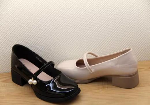 豪行23376705时尚漆皮亮皮一字扣带方跟单鞋百搭女鞋 商品图3