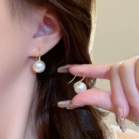Oflye潮流饰品  珍珠耳钉女轻奢气质耳环小众设计高级感耳钩耳坠耳饰品
