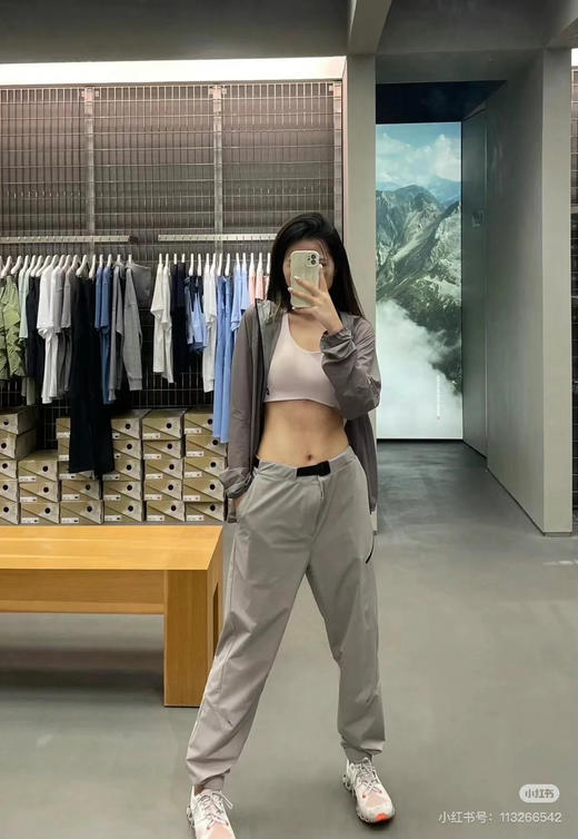 【有货 拍下改价】 On 昂跑新一代女款轻量夏季 多功能长裤 新色这个灰好出彩 商品图8