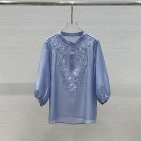 SZ2F50_窃蓝色_衬衫_春夏_立领重工刺绣半开襟灯笼袖七分袖_高级女装_BERNIEELEN 伯妮斯茵