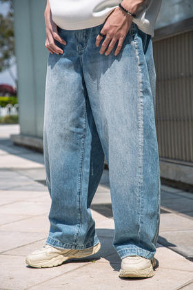 S519131776宽松弯刀牛仔裤