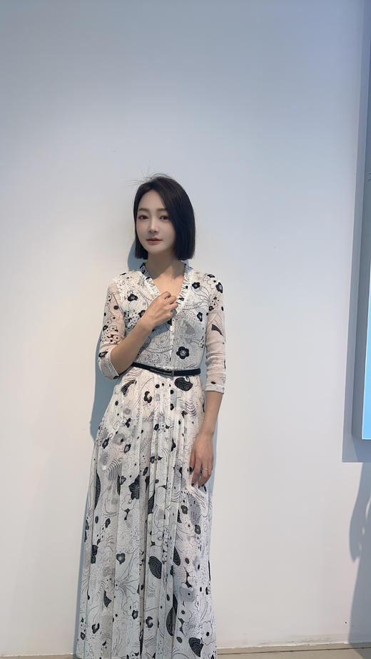 SZ2S56_凝脂色_连衣裙_夏季_V领七分袖腰带收腰大摆长款_高级女装_BERNIEELEN 伯妮斯茵 商品图1