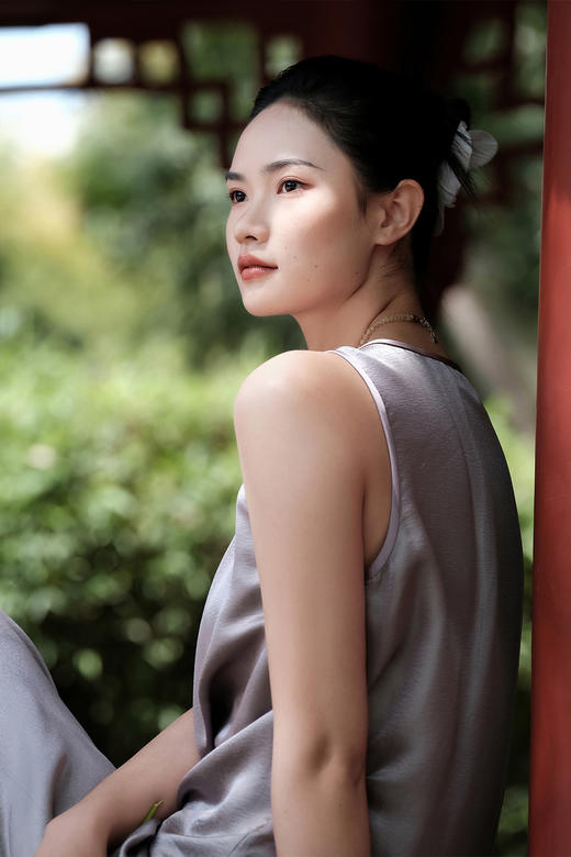 盛唐婧 |暮山紫桑蚕丝暗纹提花背心上衣 商品图1