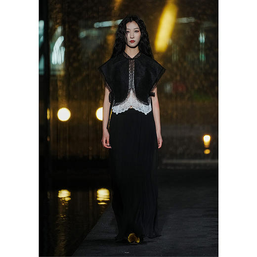 【林栖设计小店】走秀同款真丝香云纱马甲蕾丝盘扣系带2025夏季新品披肩女1952376 商品图2