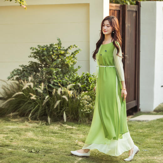 【林栖设计小店】（现货）【林栖推荐】2025年春夏新品浅绿色显瘦气质拼接真丝飞片连衣裙N1952298 商品图1