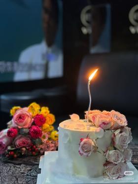 【优品系列】---【简约款折射玫瑰】送女友、老婆、闺蜜生日蛋糕（包含图中蜡烛）