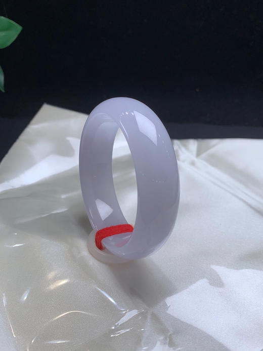 612650，51.7淡紫宽版手镯，满圈带淡淡的紫底，清新水润，底子非常细腻清爽 商品图2