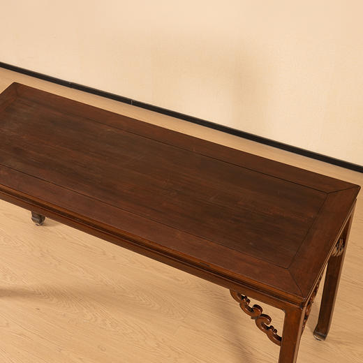 清 红木束腰马蹄腿云纹角牙画桌 商品图3
