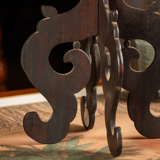 清 红木锼挖如意云纹帽架 商品图2