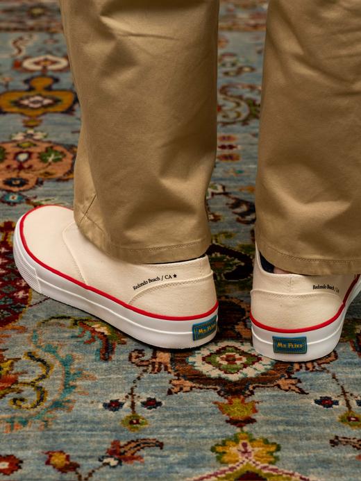 Fliks 红边白色帆布鞋 商品图3