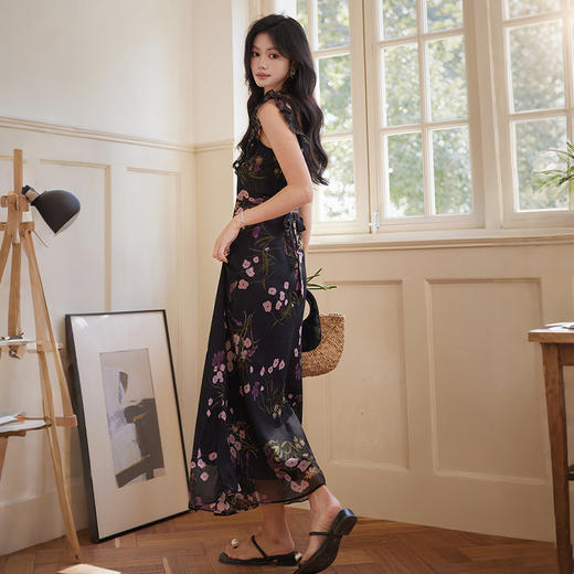 西遇法式浪漫连衣裙女夏季新款印花度假风收腰v领薄纱长裙SS050529 商品图4