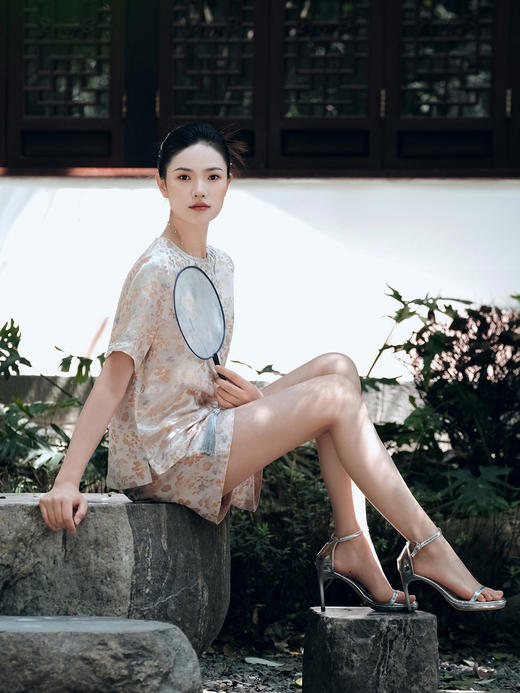 盛唐婧 |真丝宋锦朱颜粉黛上衣 商品图7