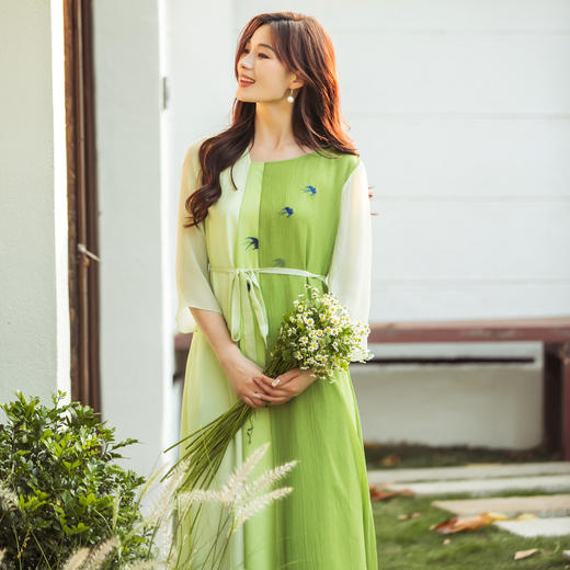 【林栖设计小店】（现货）【林栖推荐】2025年春夏新品浅绿色显瘦气质拼接真丝飞片连衣裙N1952298 商品图3