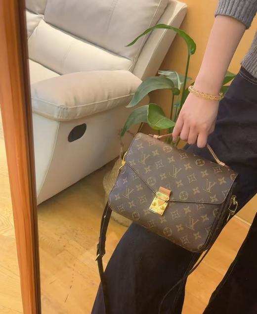 海外邮寄LV邮差包可扫码进出专柜高版 商品图5