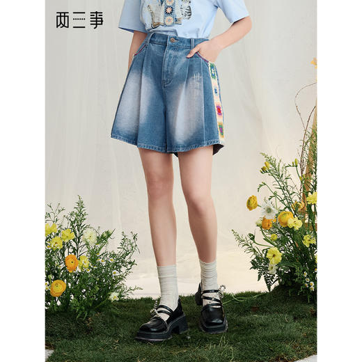 两三事 溪畔野径 2025夏季新款手钩花织带拼接牛仔短裤女宽松 商品图0
