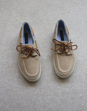 简单粗暴 哈！男段 Tommy Boat 美式休闲风 帆布料 低帮绑带款 帆船鞋