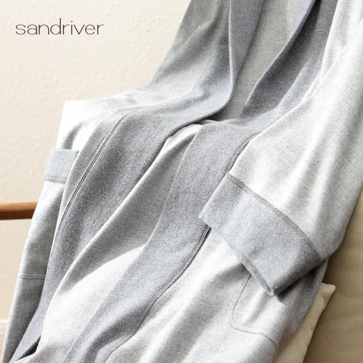 针梭相拼青果领睡袍SJF97W215N 商品图3