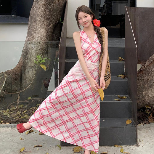 西遇格子吊带连衣裙女夏季新款粉色a字收腰v领法式长裙SS050543 商品图0