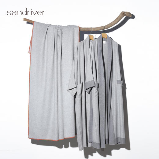 针梭相拼青果领睡袍SJF97W215N 商品图4