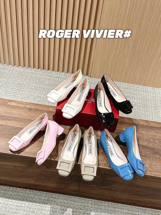RV罗杰维维亚早春新新款ULook圆头单鞋优雅登场2.5cm（HC） 商品图0