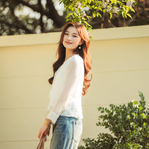 【林栖设计小店】（少量现货）【林栖推荐】2025年春夏新品白玫瑰真丝外套上衣女N1952302 商品图2