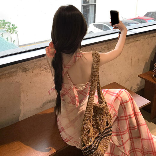西遇格子吊带连衣裙女夏季新款粉色a字收腰v领法式长裙SS050543 商品图4
