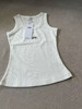 原单正品 Alo yoga 瑜伽背心，纯棉弹力螺纹材质
最百搭的内搭来了。

颜色：黑色/灰色/粉色/白色
尺码：m/l
M适合90-110斤
L适合100-125斤 商品缩略图7
