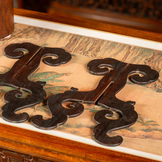 清 红木锼挖如意云纹帽架 商品图1