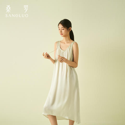 “无”色纯净』桑罗无袖真丝吊带裙25年夏季新品宽松舒适可外穿 商品图1