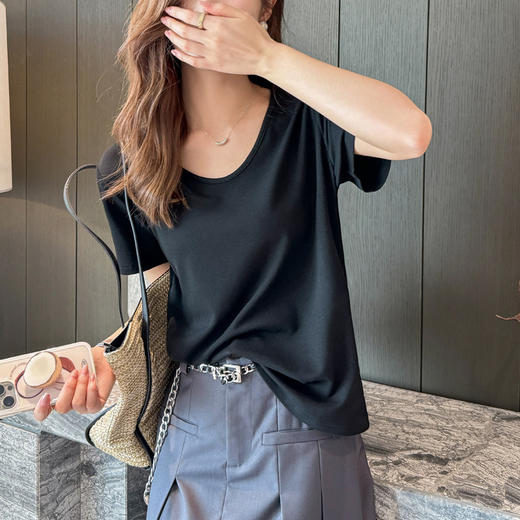 2025新款宽松V领正肩短袖t恤女夏季大码体恤高级感衣服遮肚子Ｔ恤 商品图1