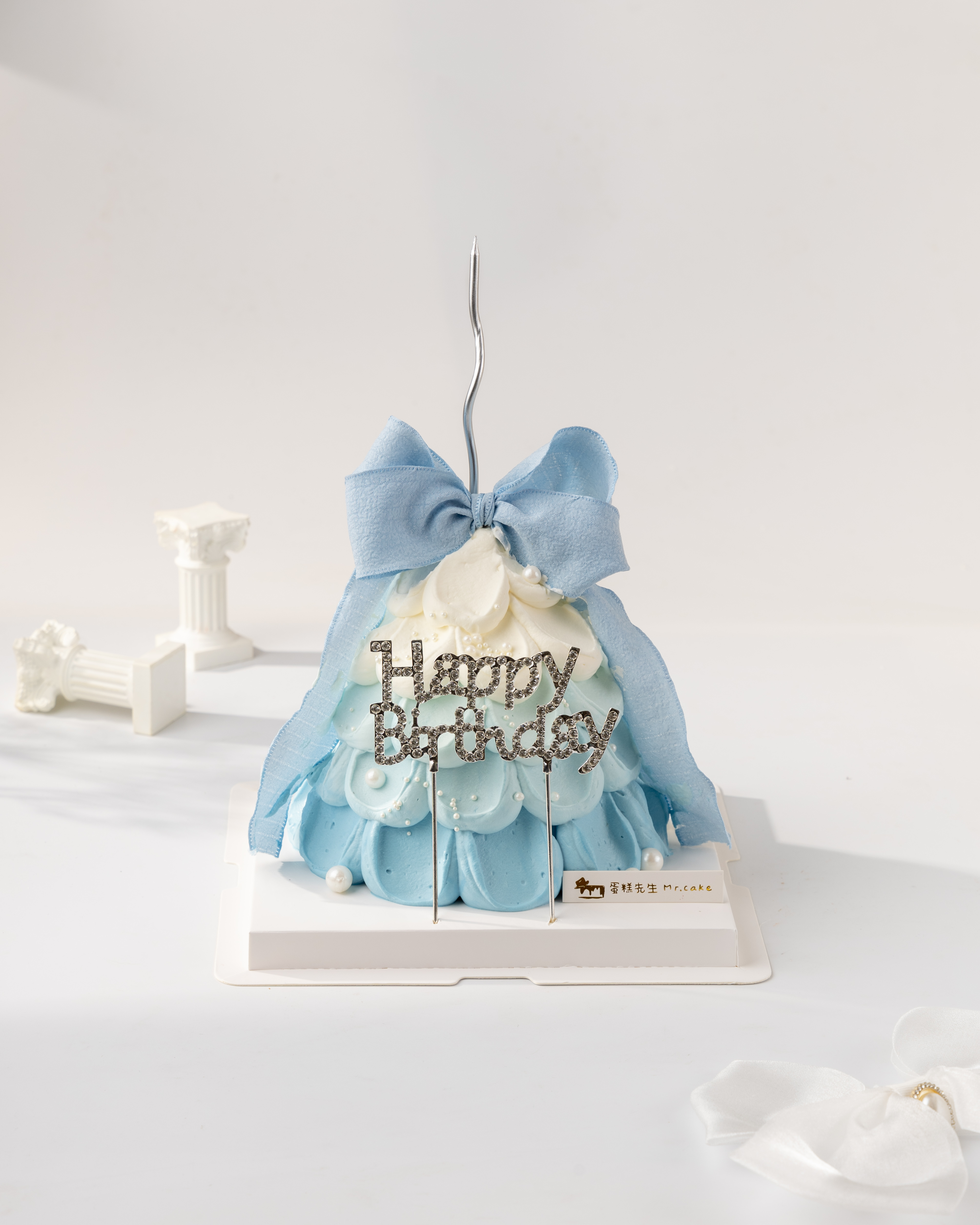 4英寸蓝色蝴蝶结蛋糕（百分百进口动物奶油）