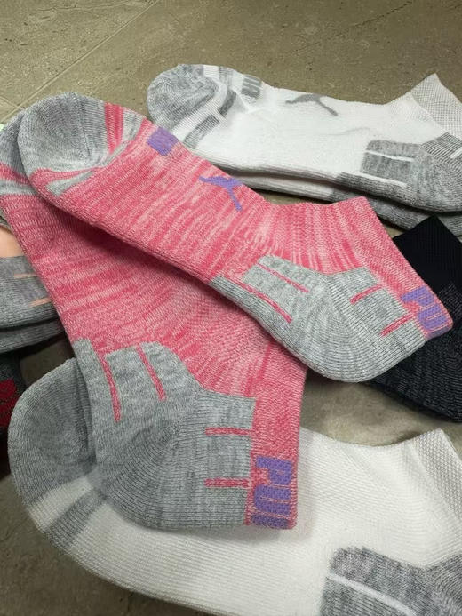 正品彪马毛巾底袜子来。运动袜中的战斗机。
男款尺寸38-44，女款尺寸34-38
花色随机，惊喜不断！
39一组四双包邮 商品图2