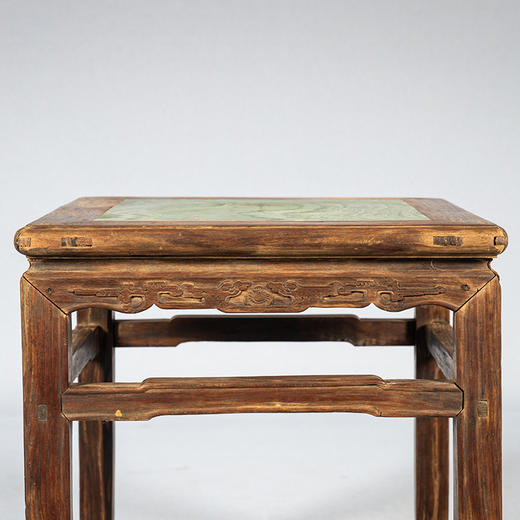 清中期 黄花梨镶绿石束腰罗锅枨马蹄腿螭龙纹方凳 商品图1