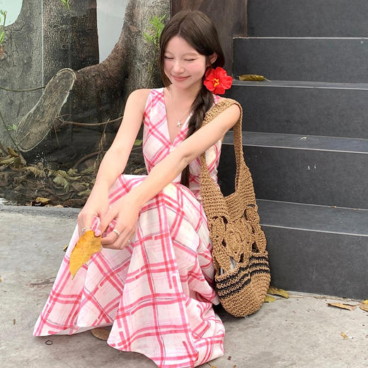 西遇格子吊带连衣裙女夏季新款粉色a字收腰v领法式长裙SS050543 商品图2