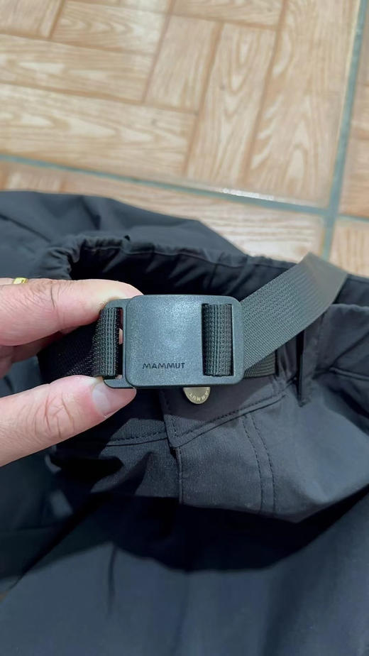 正品猛犸象 Mammut Runbold Pant 户外运动透气轻量速干裤
尺码s-2xl，黑，藏蓝两色 商品图9