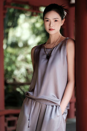 盛唐婧 |暮山紫桑蚕丝暗纹提花背心上衣