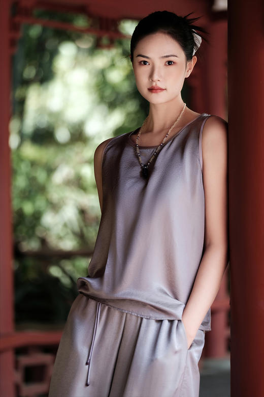 盛唐婧 |暮山紫桑蚕丝暗纹提花背心上衣 商品图0