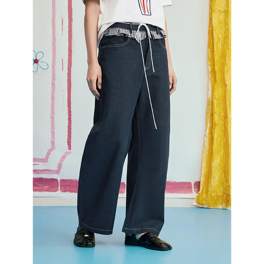 两三事 旋风漫履 2025夏季新款时尚荷叶边拼接弯刀裤牛仔裤女宽松 商品图3