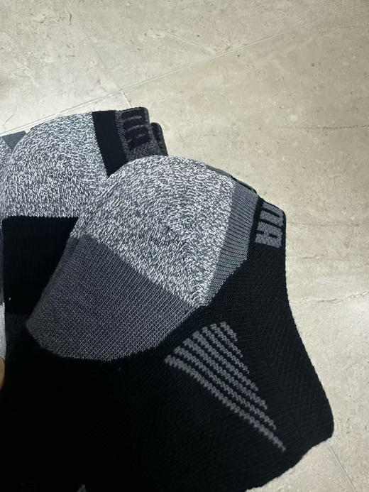 正品彪马毛巾底袜子来。运动袜中的战斗机。
男款尺寸38-44，女款尺寸34-38
花色随机，惊喜不断！
39一组四双包邮 商品图11